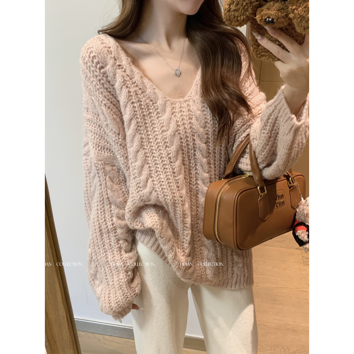 Actual shot of autumn and winter Korean version of lazy v-neck twist, gentle wool and soft waxy knitted pullover long-sleeved top for women