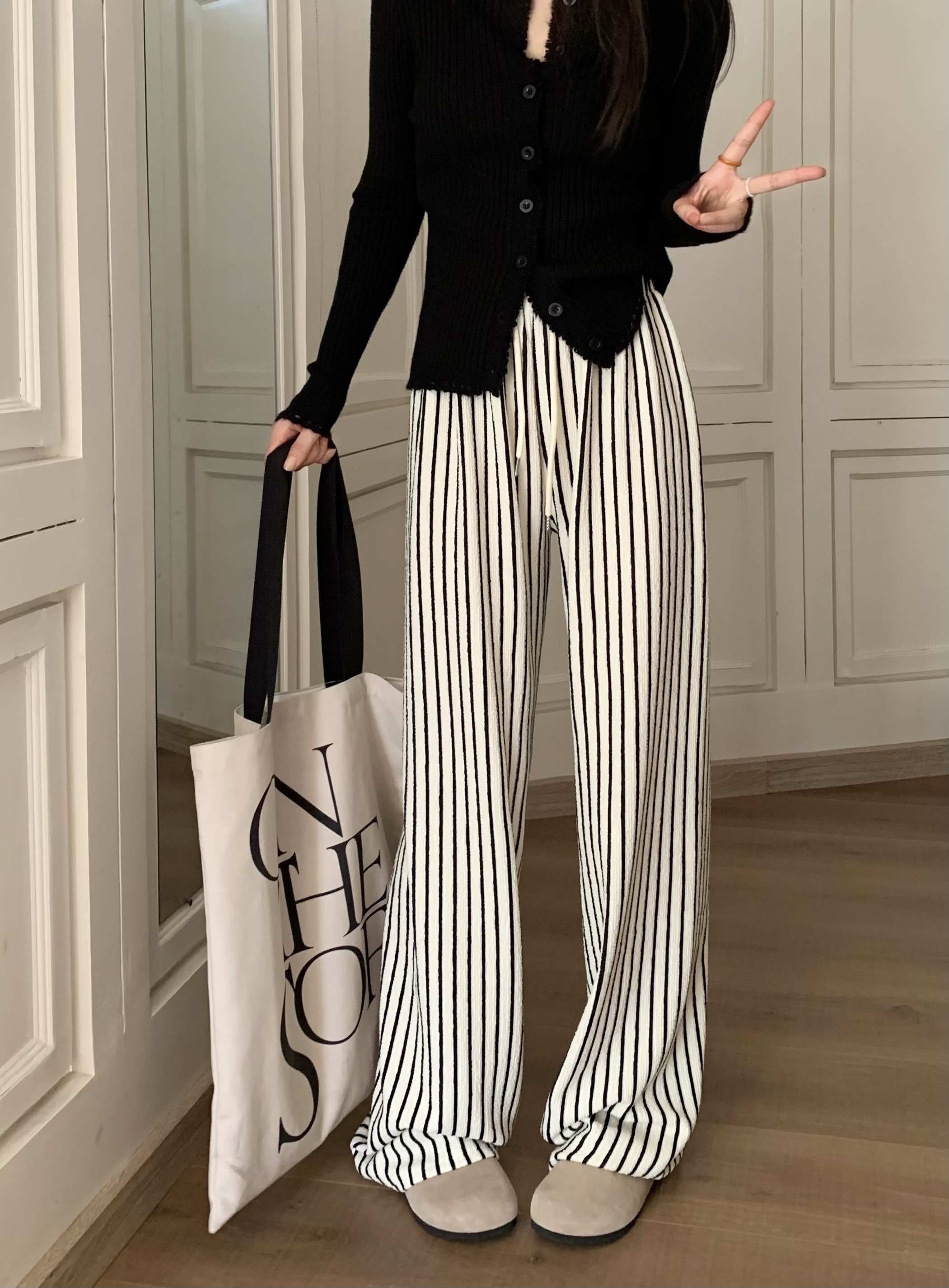 Actual shot - Thick black and white striped knit towel fabric wide-leg pants for strolling