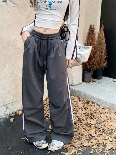 Actual shot of the new retro American pleated high-waisted casual three-bar sports footwear workwear wide-leg pants for two wears