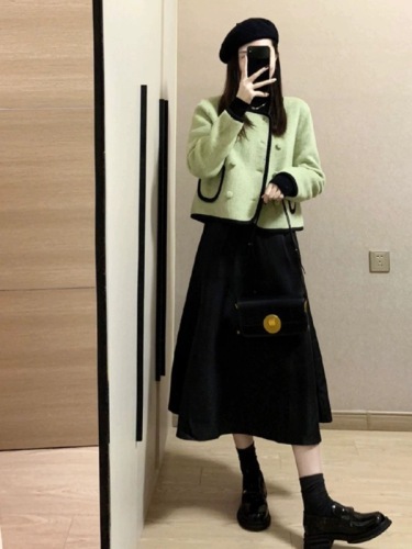 French style green small fragrant jacket for women in autumn and winter thickened woolen small high-end wool jacket