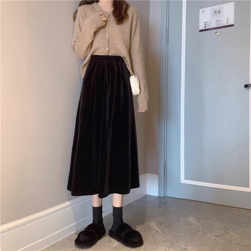 Gold velvet skirt for small women, umbrella skirt, autumn and winter 2024 new high-end mid-length skirt, high-waisted black a-line skirt