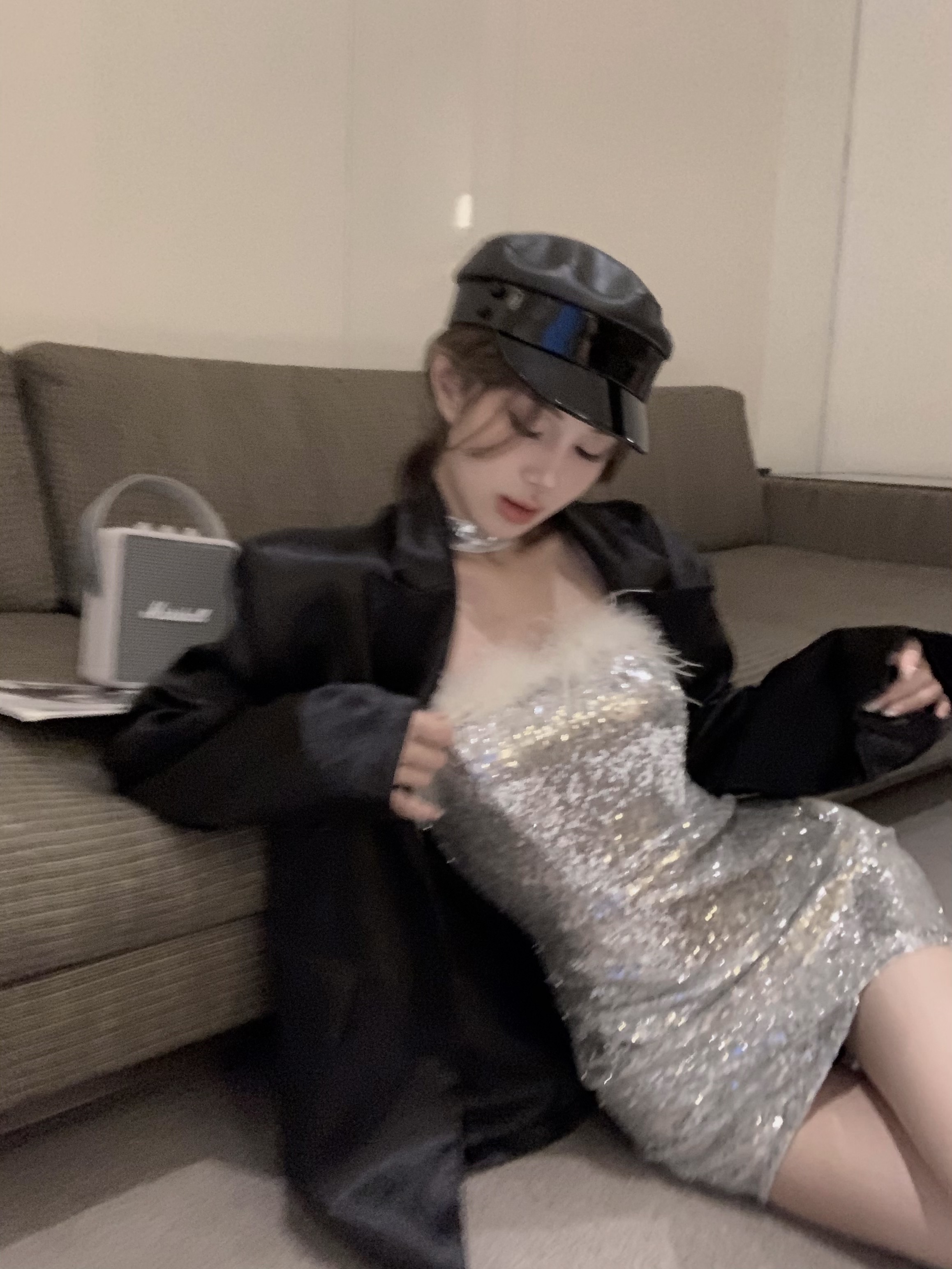 實拍 財閥千金 掛脖鴕鳥毛修身顯瘦包臀抹胸打底亮片裙女秋