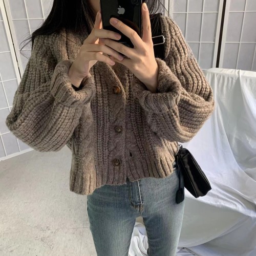 New sweater coat cardigan for women in spring and autumn design large size loose lazy style knitted outer wear