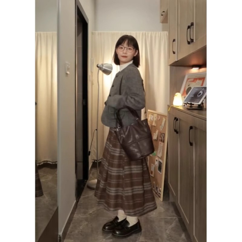 Japanese woolen plaid skirt for women in autumn and winter thickened woolen plaid college style A-line retro pleated mid-length skirt