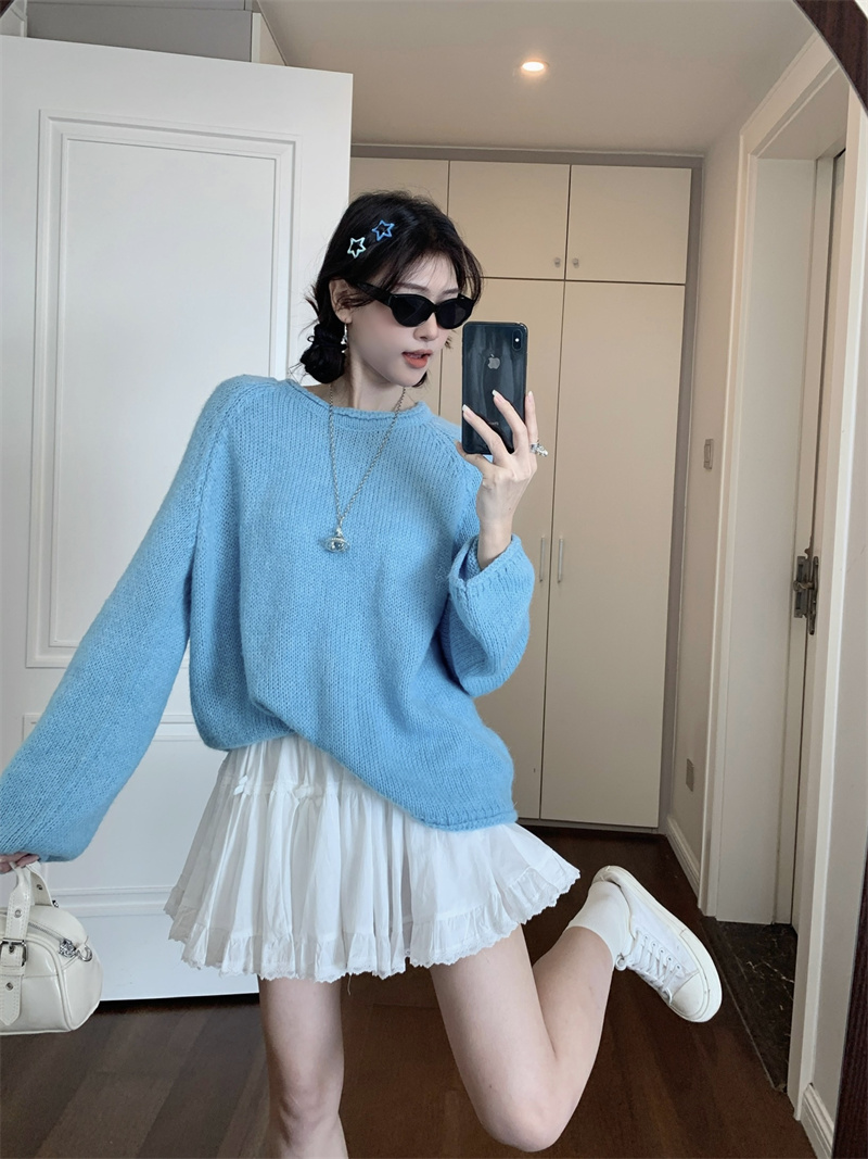 Real shot Korean style lazy slimming loose round neck rolled edge design sweater 