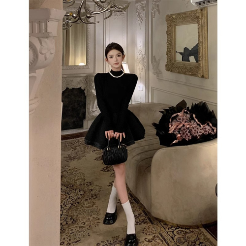 2024 early autumn new Hepburn style black dress women's wear high-end princess tutu skirt daughter's little black dress