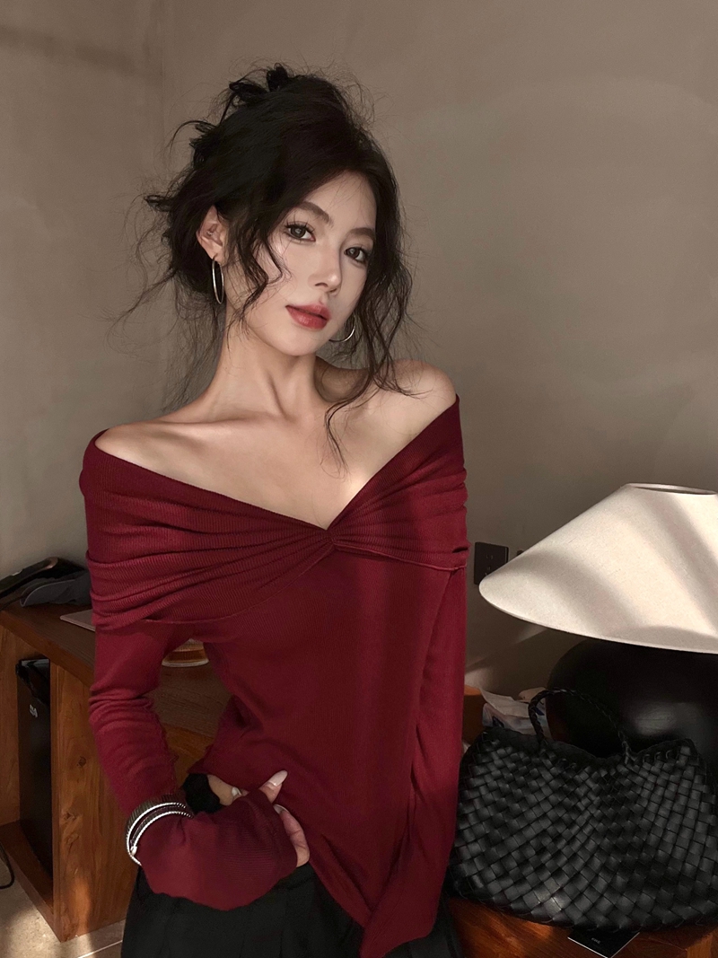 Women's Sexy Bodycon Off-the-Shoulder Knit Sweater for Autumn/Winter with Knot Detail and High-End Vibe
