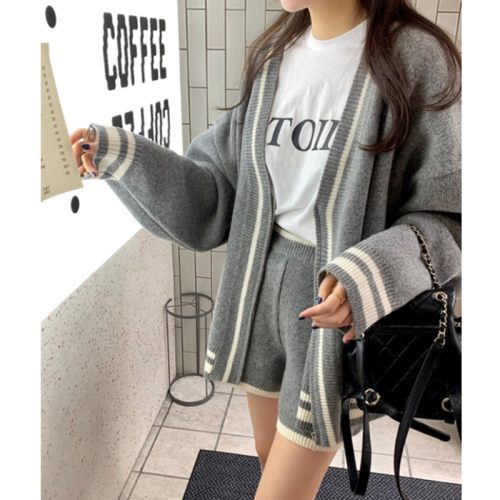 Korean fashion age-reducing loose v-neck color-blocked zipper knitted cardigan sweater for women + high-waisted casual shorts two-piece set