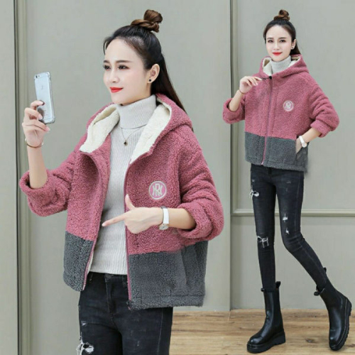 Lamb wool plus velvet thickened little jacket women's 2024 autumn and winter new style loose design niche short top