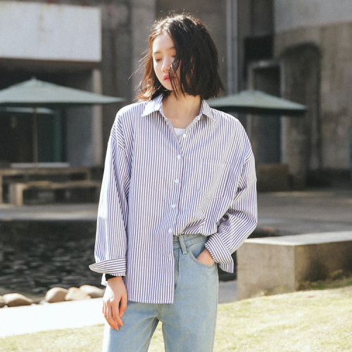 Actual shot of 2024 niche autumn new style, fresh and versatile striped bottoming outer shirt