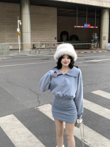 Real shot ~ hot girl’s butt-covering sweatshirt skirt for a petite person in a high-end short skirt