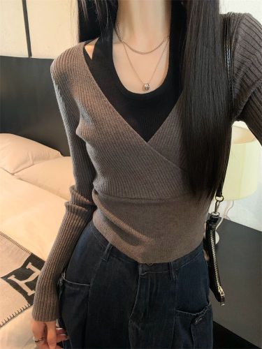 Real shooting color matching fake two-piece off-the-shoulder undershirt women's autumn inner long-sleeved T-shirt outerwear 