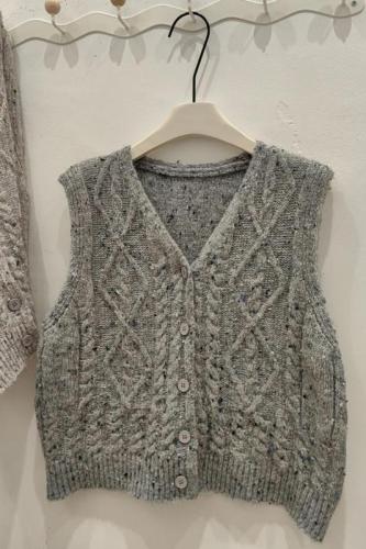 V-neck knitted vest cardigan for women 2024 new autumn loose literary and versatile vest for small people to wear outside