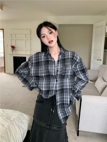 Actual shot of autumn and winter brushed loose lapel plaid shirt top cardigan