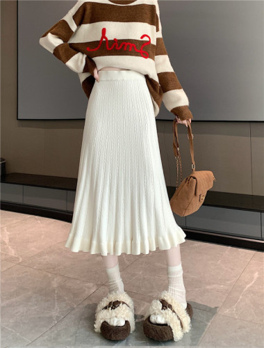 Actual shot of 2024 autumn and winter new retro twist knitted skirt women's high-waisted A-line mid-length large hem skirt