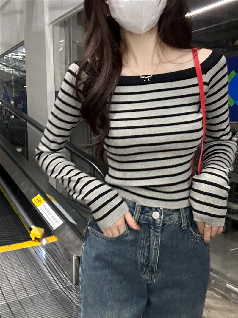 Real shot black and white striped one-shoulder long-sleeved knit slimming sexy short top 