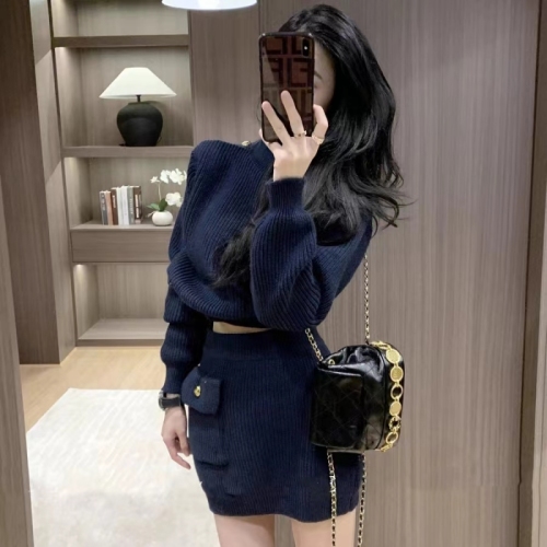 Korean version of 24 this year's popular two-piece gentle suit for women, a high-end and temperamental knitted skirt for autumn, a complete set