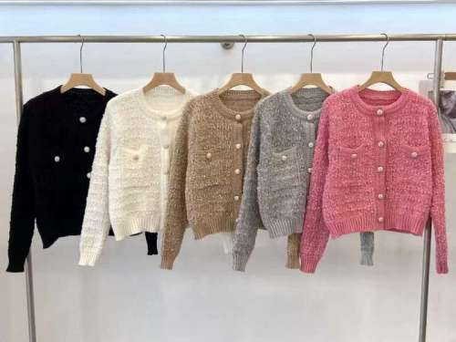 South Korea Dongdaemun Women's Clothing 2024 Autumn New Crocheted Round Neck Single-Breasted Long-Sleeved Sweater Small Fragrance Style Women