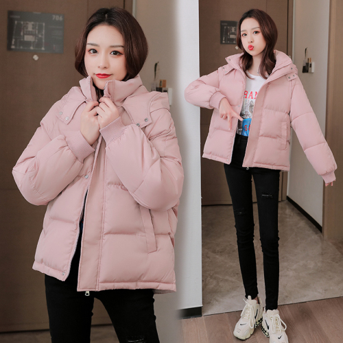 Actual shot of Korean version of small white down jacket for women, fashionable short new cotton-padded winter jacket