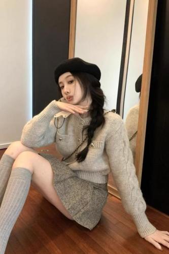 French style small fragrance love button round neck sweater jacket for women in autumn and winter design loose casual short knitted cardigan