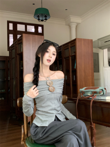 Actual shot ~ Striped off-shoulder long-sleeved T-shirt for women, autumn new design, niche slim-fit hot girl one-shoulder top