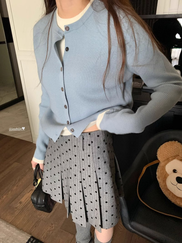 imxiang shepherd girl round neck fake two-piece sweater early spring contrasting color design short top