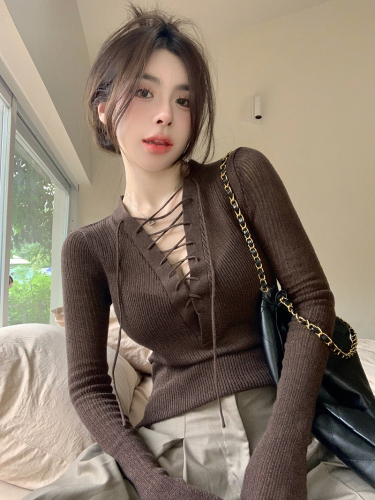 Hot girl sexy v-neck lace-up long-sleeved sweater for women autumn 2024 new slim-fitting see-through bottoming brown top