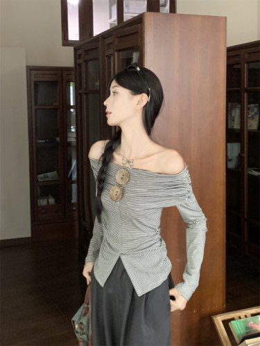 Actual shot ~ Striped off-shoulder long-sleeved T-shirt for women, autumn new design, niche slim-fit hot girl one-shoulder top