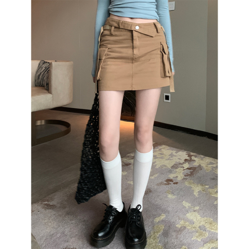 Real shot of retro high-waisted denim skirt, mini skirt and culottes for women, autumn new hot girl tight-fitting A-line hip-hugging workwear skirt