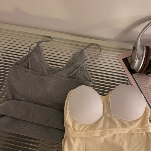 Spring pure lust lace splicing camisole with sexy design and V-neck sleeveless bottoming top