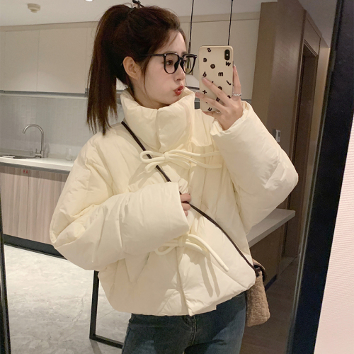 Actual shot of 2024 new down jacket for women, short, small, Korean version, loose and thickened hooded bread jacket