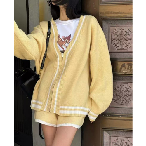 Korean fashion age-reducing loose v-neck color-blocked zipper knitted cardigan sweater for women + high-waisted casual shorts two-piece set