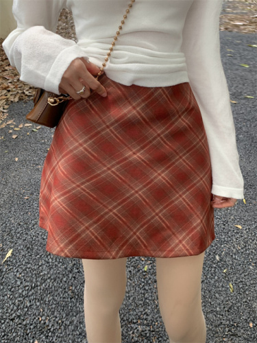 Real shot of retro red plaid skirt, short skirt, autumn A-line skirt for women, high waist hip skirt, small person