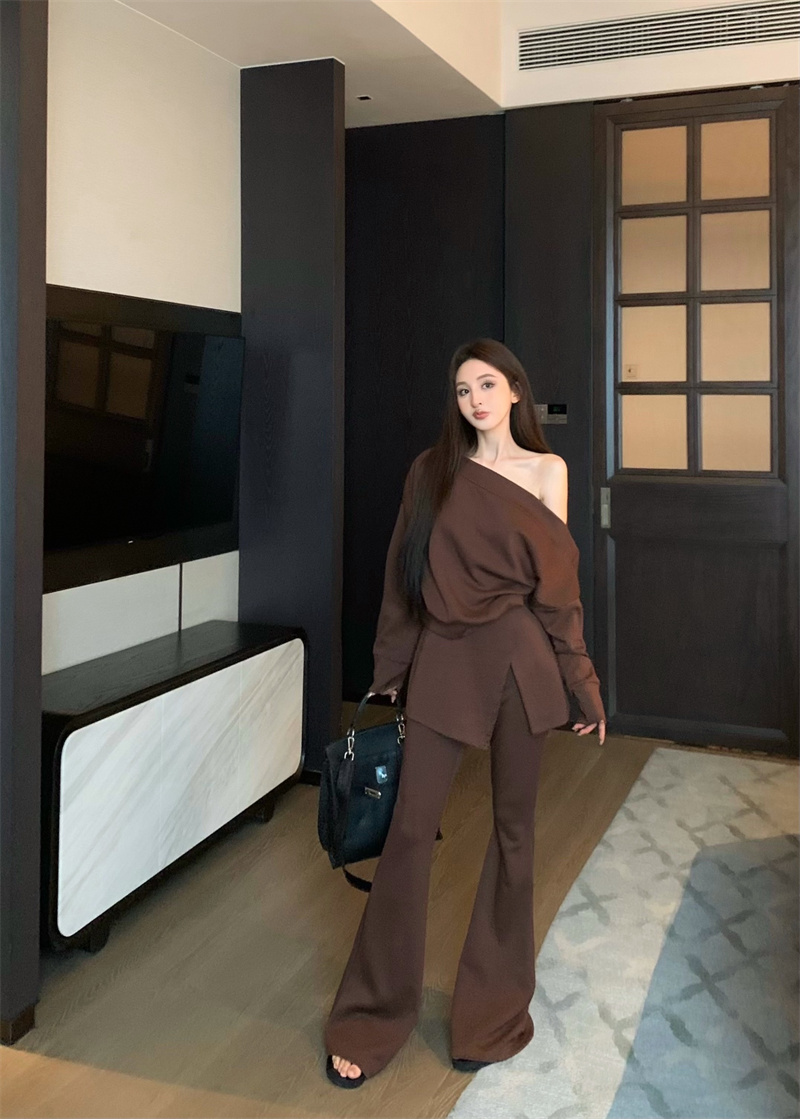 Real shot American retro off-shoulder long-sleeved waist-reducing hoodie and skinny pants set for hot girls 