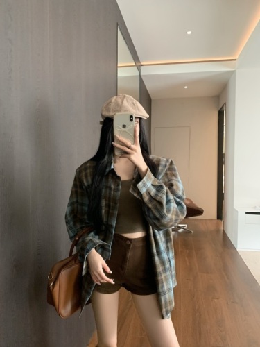 Real shot Korean style loose casual retro plaid lazy long-sleeved shirt jacket + hot girl bottoming vest