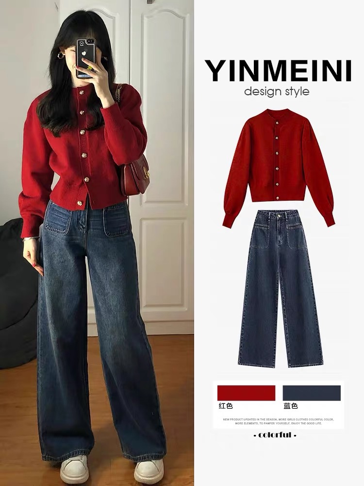 The Retro Red Knit Cardigan for Women, Short Style, Relaxed Fit, Slimming Lantern Sleeve Winter Sweater