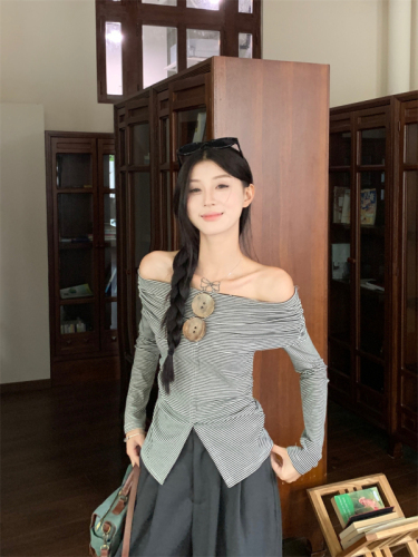 Actual shot ~ Striped off-shoulder long-sleeved T-shirt for women, autumn new design, niche slim-fit hot girl one-shoulder top