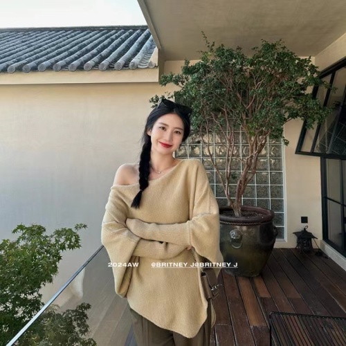 French style bat-sleeve irregular knitted sweater for women 2024 early autumn new style loose lazy style long-sleeved top