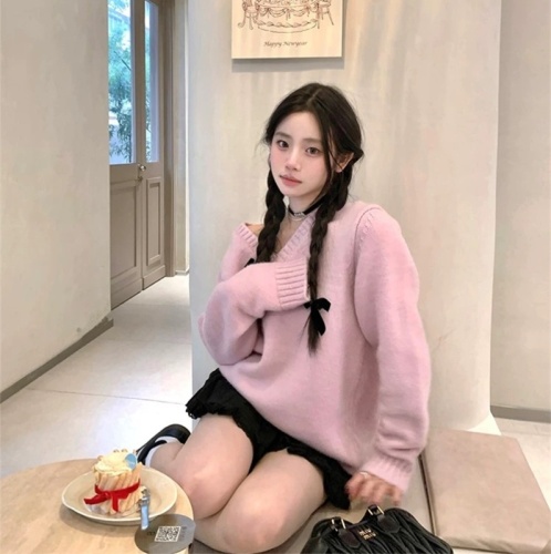 2024 Korea Dongdaemun GLYP internet celebrity style knitted V-neck back bow jacquard sweater