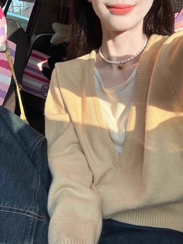 Yellow contrasting color block V-neck women's early autumn loose lazy design sense niche knitted sweater top