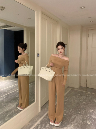 Real shot!  Hot girl's irregular one-line collar long-sleeved top high-waisted casual wide-leg pants fashion suit