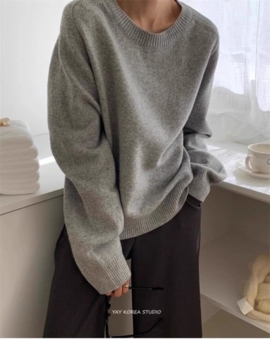 Exclusive type Korean simple commuting design, hollow backless loose round neck knitted sweater