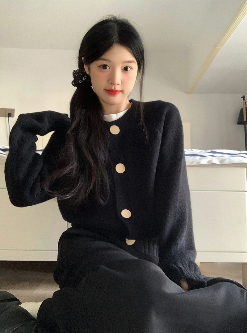 黑色軟糯紐扣開衫毛衣女秋冬寬鬆學院風設計感休閒百搭針織外套潮