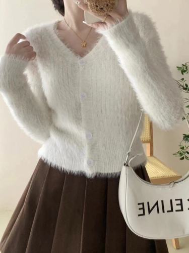 Actual shot of Korean style spring and autumn design, slim fit and versatile single-breasted V-neck faux mink backless shoulder-padded sweater cardigan