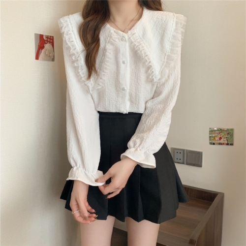 Real shot of French white large lapel shirt for women, new design niche shirt, chic bottoming long-sleeved top