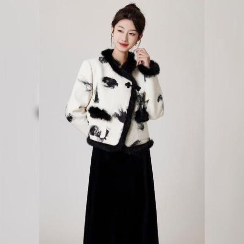 Temperament and fashionable women's winter short woolen jacket, versatile western style skirt, retro new Chinese style suit