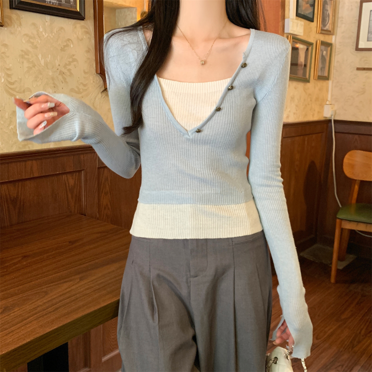Real shot of autumn and winter Korean style slim button V-neck fake two-piece slimming 6 wool knitted bottoming top