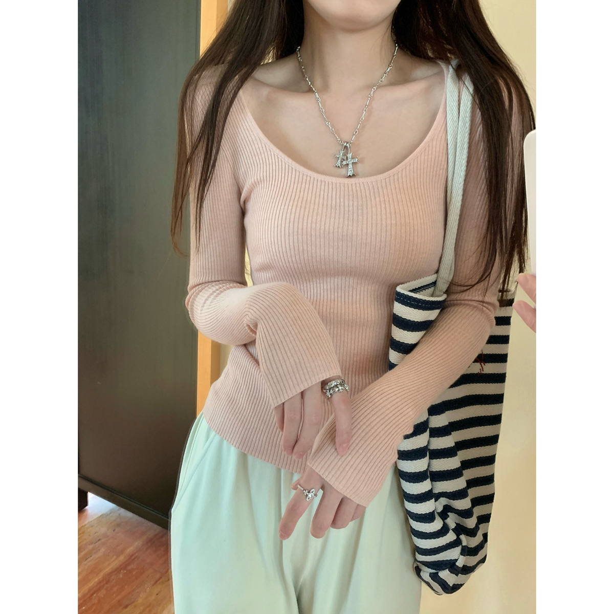 Real shot of autumn and winter Korean style slim square collar temperament slimming soft waxy 6 wool knitted bottoming long-sleeved top