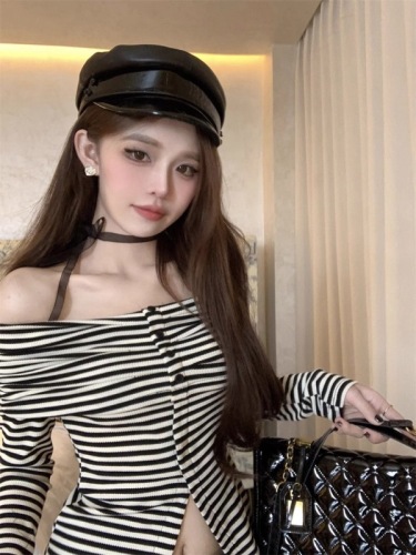 2024 new autumn striped one-shoulder slit knitted women's long-sleeved pure lust style slim slim T-shirt