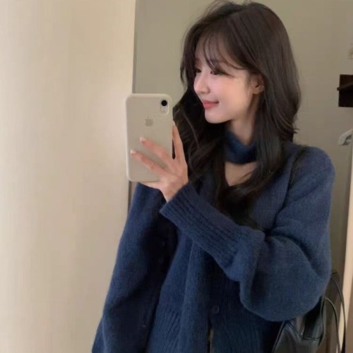 Korean chic winter new niche French retro long-sleeved pure desire V-neck long-sleeved sweater jacket halter neck scarf